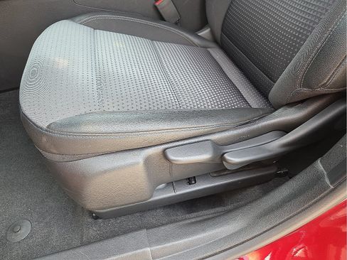 Used 2025 Chevrolet Trax LT FWD image 14
