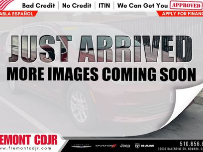 Used 2018 Chrysler Pacifica LX