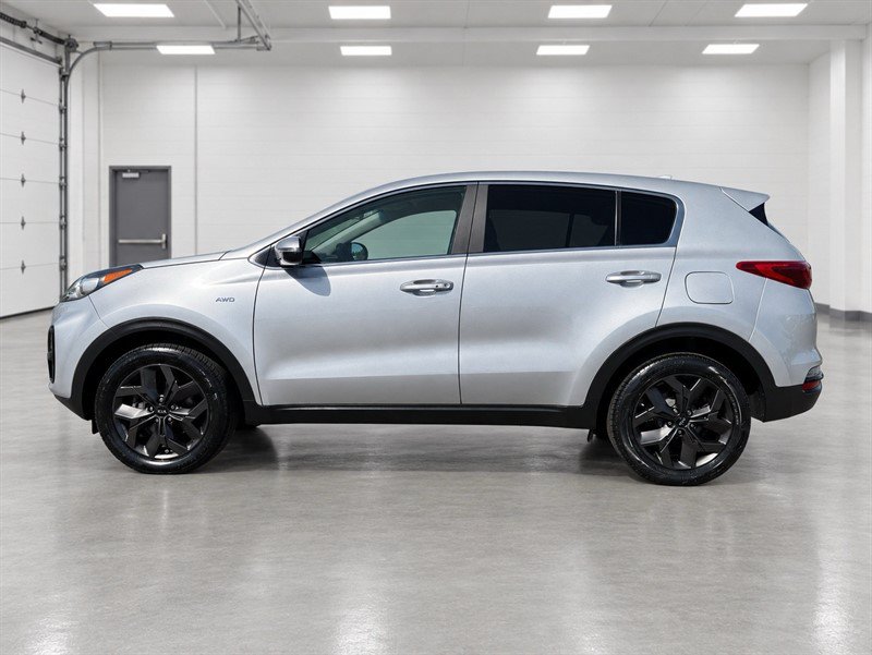 Used 2022 Kia Sportage LX w/ LX AWD Value Edition Package image 2