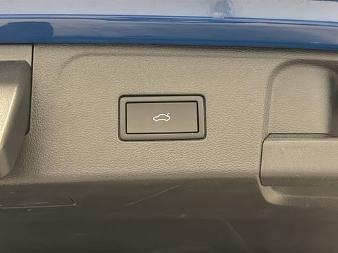 Used 2025 Volkswagen Atlas SEL Premium R-Line image 30