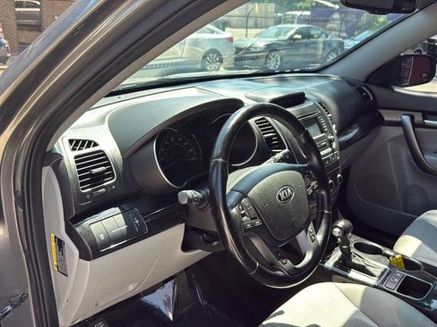 Used 2014 Kia Sorento LX FWD image 13