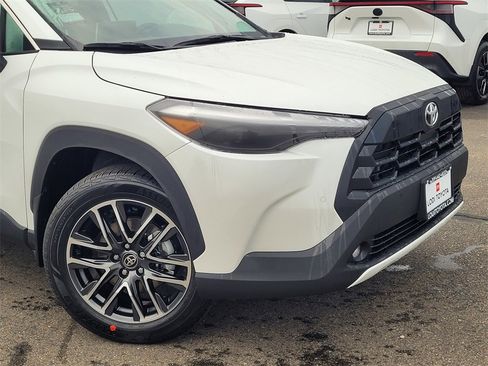 New 2026 Toyota Corolla Cross XLE image 3