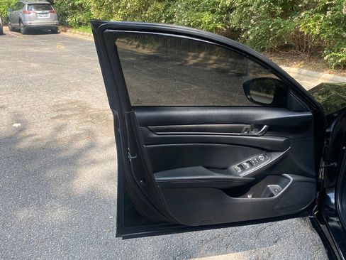 Used 2020 Honda Accord Sport image 11