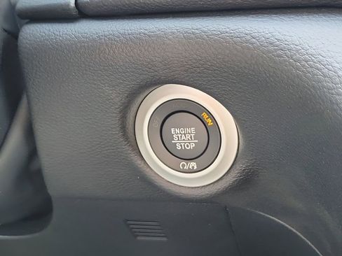 New 2026 Chrysler Pacifica Limited image 39