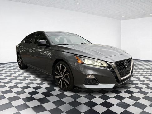 Used 2021 Nissan Altima 2.5 SR w/ SR Premium Package FWD image 3