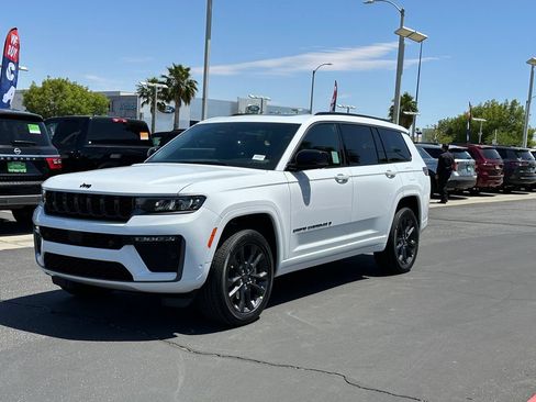 New 2026 Jeep Grand Cherokee L Limited AWD/4WD image 2