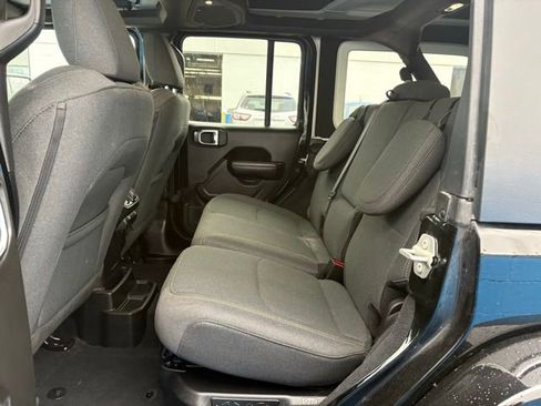 Used 2024 Jeep Wrangler Unlimited w/ Convenience Group AWD/4WD image 9