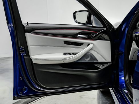 Used 2023 BMW M5 w/ Competition Package image 85