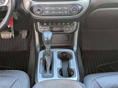 Used 2022 Chevrolet Colorado LT w/ Luxury Package image 19