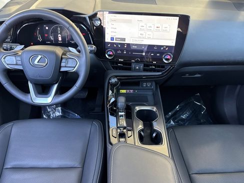 Used 2024 Lexus NX 250 FWD image 16