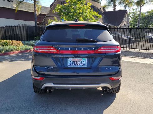 Used 2017 Lincoln MKC Select w/ Select Plus Package FWD image 3