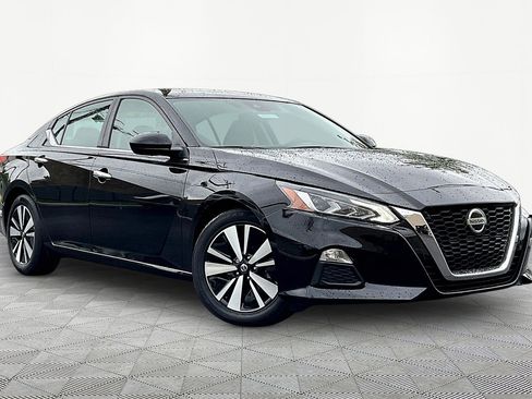 Used 2022 Nissan Altima 2.5 SV FWD image 3
