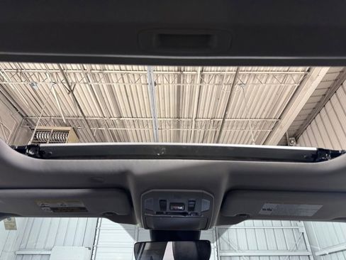 Used 2020 Toyota Highlander Limited AWD/4WD image 26