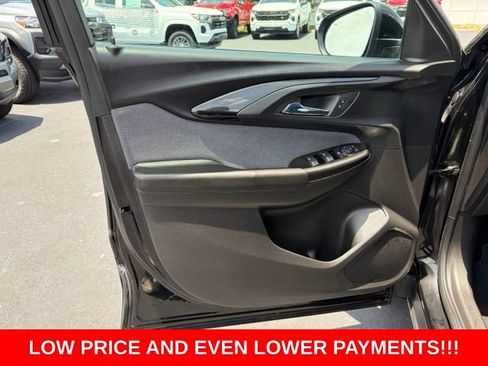 Used 2021 Chevrolet TrailBlazer LT w/ Convenience Package FWD image 12