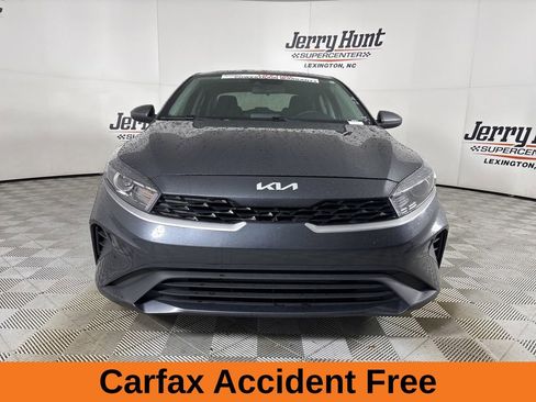 Used 2023 Kia Forte LXS image 3
