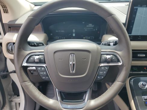 Used 2023 Lincoln Nautilus Reserve AWD/4WD image 14