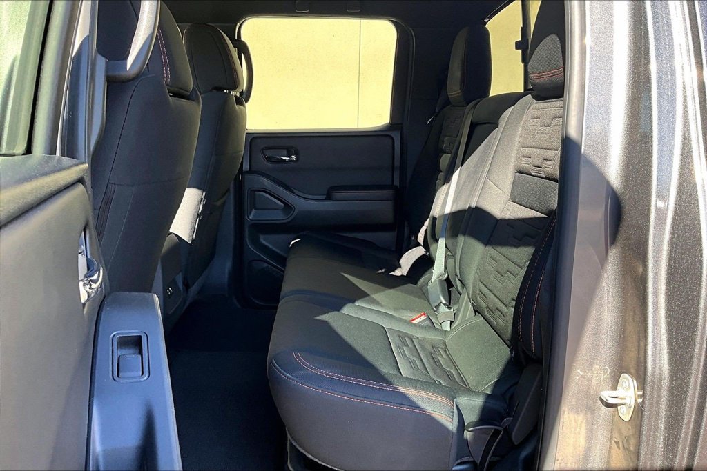 Used 2025 Nissan Frontier PRO-4X AWD/4WD image 6