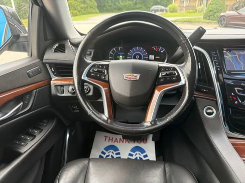 Certified 2019 Cadillac Escalade Premium Luxury AWD/4WD image 13