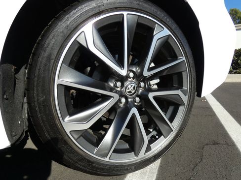 Used 2020 Toyota Corolla XSE image 20