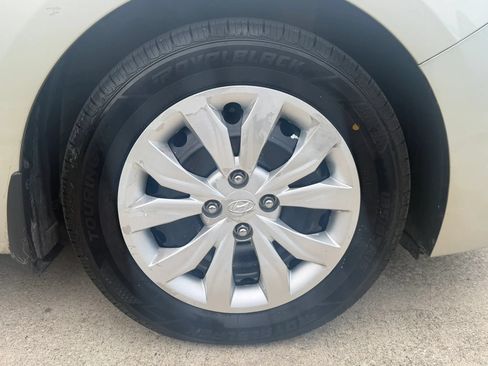 Used 2020 Hyundai Accent SE w/ Cargo Package FWD image 34