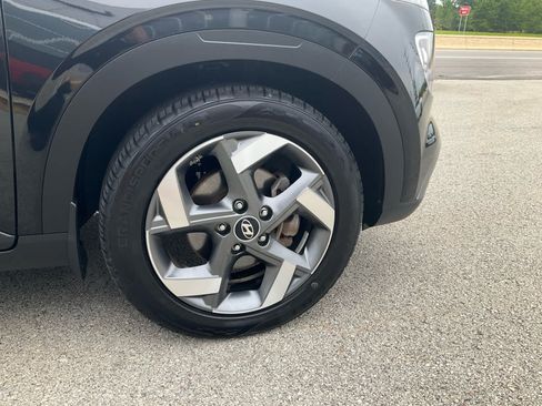 Used 2022 Hyundai Venue SEL FWD image 8