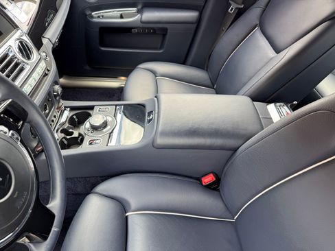 Used 2020 Rolls-Royce Ghost RWD image 37