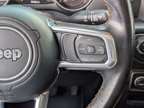 Used 2021 Jeep Gladiator Overland AWD/4WD image 19