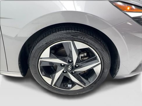 Used 2022 Hyundai Elantra SEL w/ Convenience + Premium Package FWD image 14