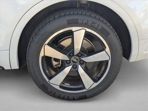 Used 2022 Audi Q5 2.0T Premium Plus image 24