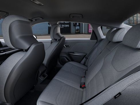 New 2025 Kia K4 EX image 18