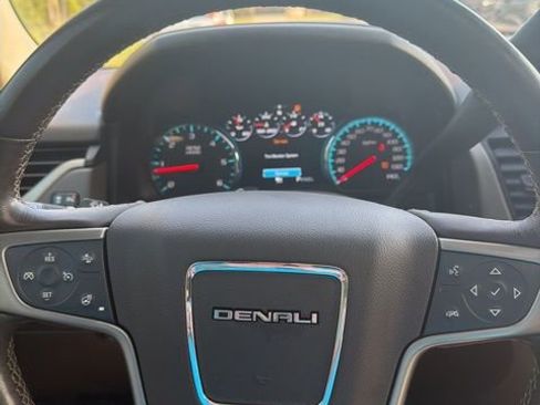 Used 2020 GMC Yukon XL Denali w/ Denali Ultimate Package AWD/4WD image 27