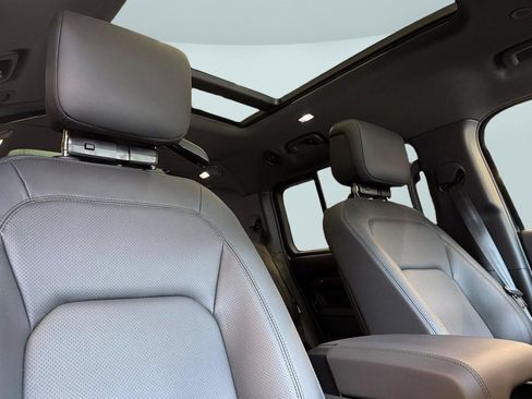 New 2026 Land Rover Range Rover SE AWD/4WD image 14