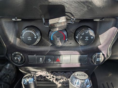 Used 2015 Jeep Wrangler Unlimited Sport w/ Quick Order Package 24S image 24