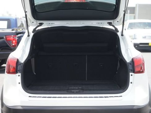 Used 2019 Nissan Rogue Sport SV w/ Technology Package FWD image 31
