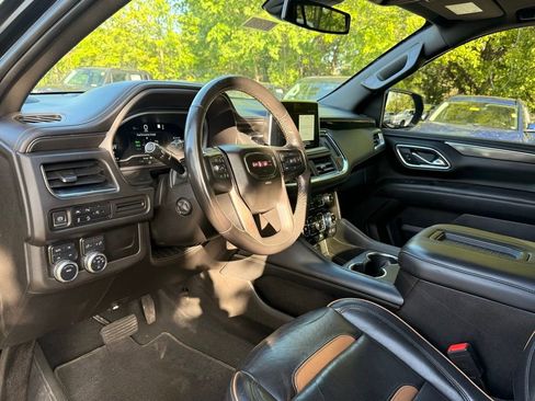 Used 2023 GMC Yukon AT4 AWD/4WD image 9