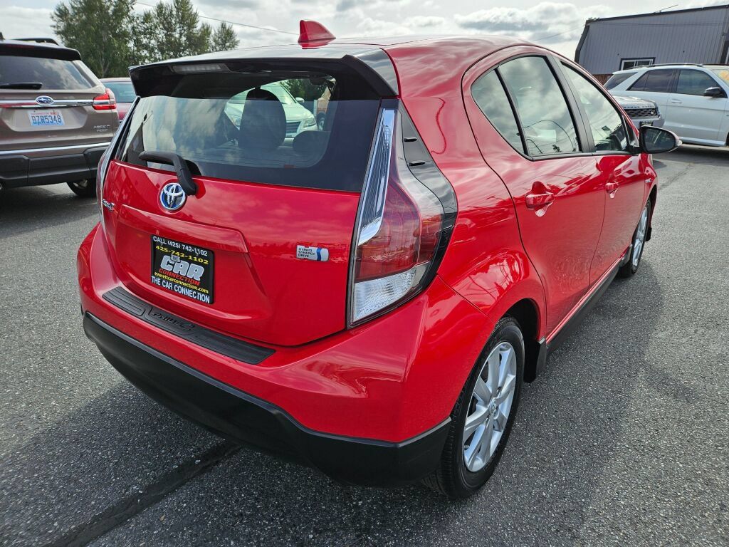Used 2017 Toyota Prius C Three FWD image 5