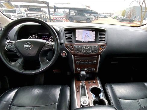 Used 2018 Nissan Pathfinder Platinum image 13