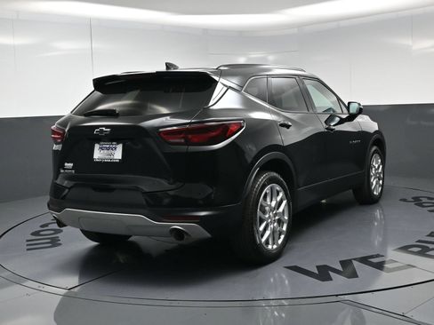 Used 2025 Chevrolet Blazer LT w/ Sound & Technology Package FWD image 9