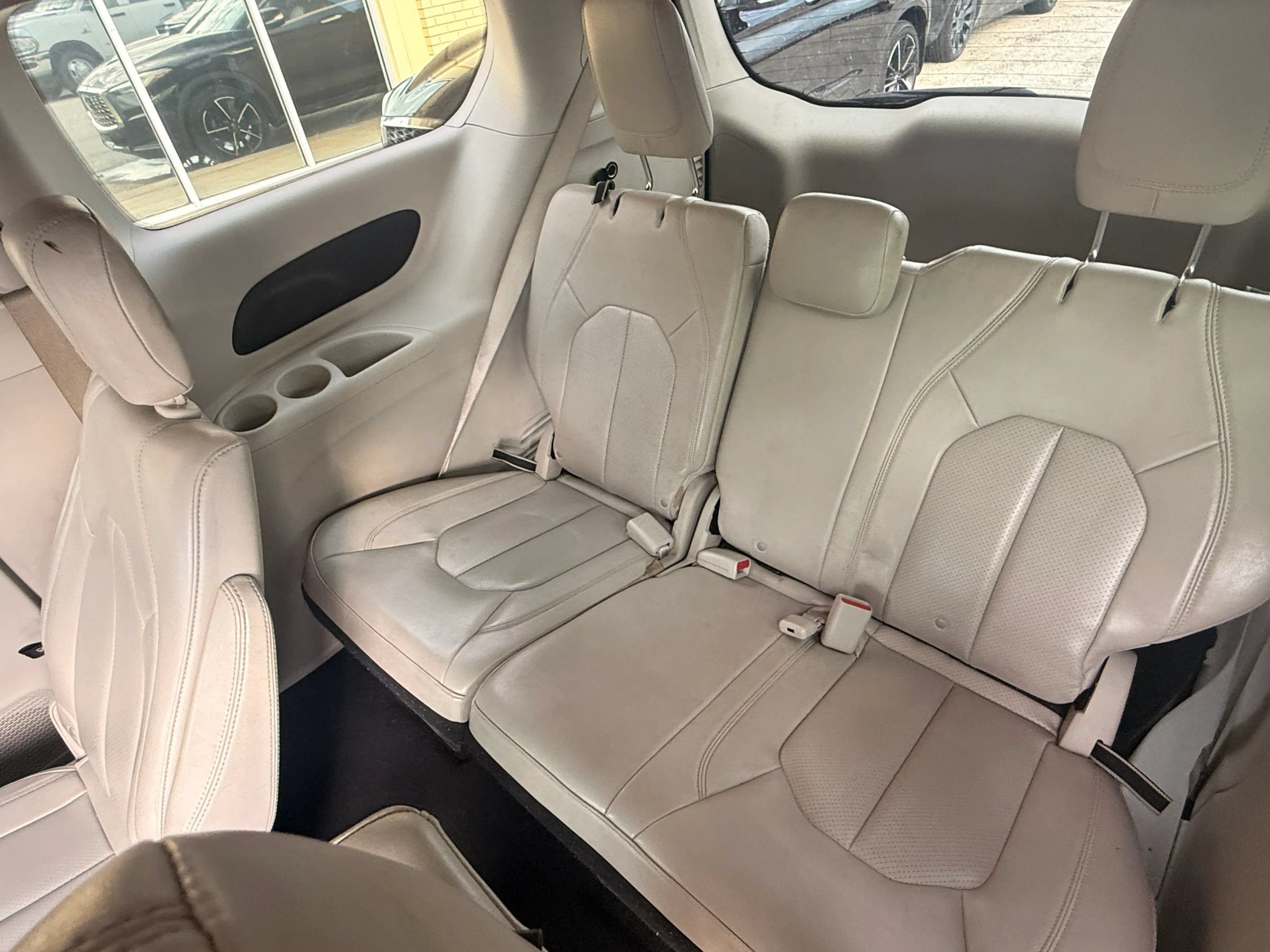 Used 2021 Chrysler Voyager Lxi FWD image 6