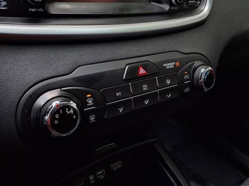 Used 2019 Kia Sorento LX image 9