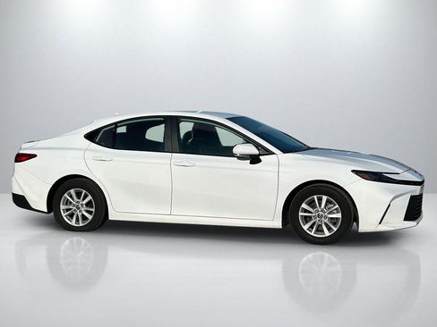 Used 2025 Toyota Camry LE FWD image 4