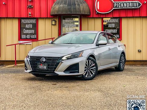 Used 2023 Nissan Altima 2.5 SV AWD/4WD image 2