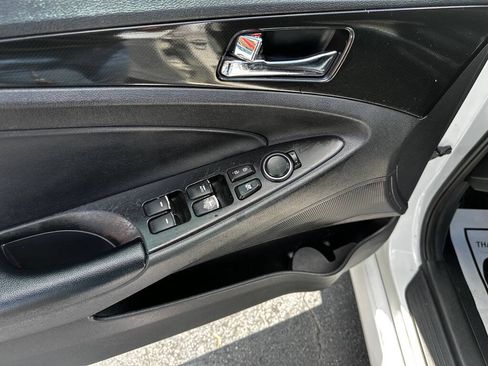 Used 2014 Hyundai Sonata SE FWD image 12