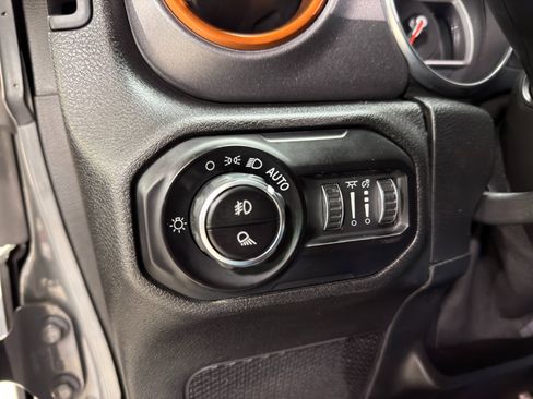 Used 2021 Jeep Gladiator Mojave image 34