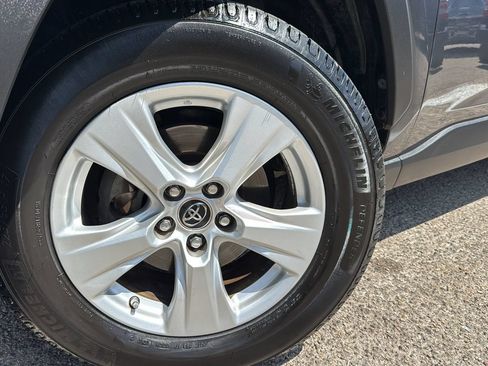 Used 2019 Toyota RAV4 XLE w/ Convenience Package FWD image 29
