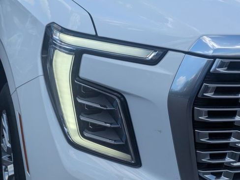 Used 2025 GMC Yukon XL Denali AWD/4WD image 9