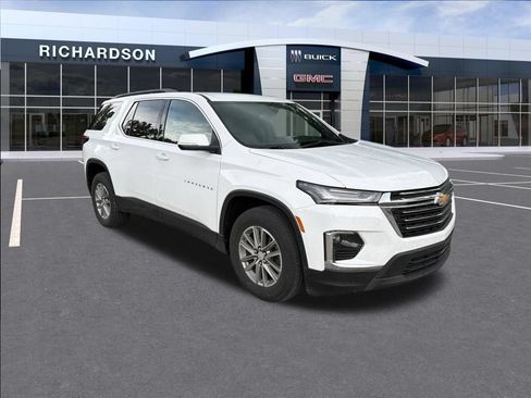 Used 2023 Chevrolet Traverse LT FWD image 7