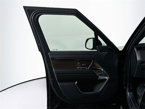 New 2026 Land Rover Range Rover Long Wheelbase SE image 11