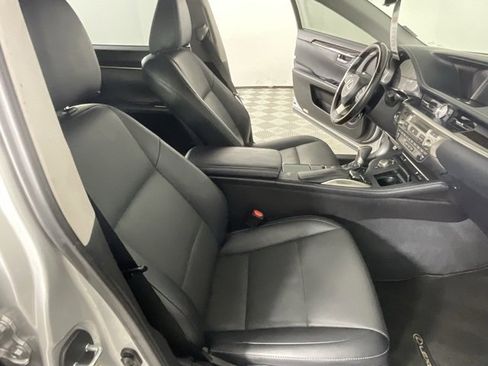 Used 2018 Lexus ES 350 w/ Navigation System Package image 18