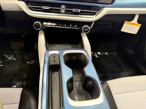 New 2026 Chevrolet Equinox EV LT image 35